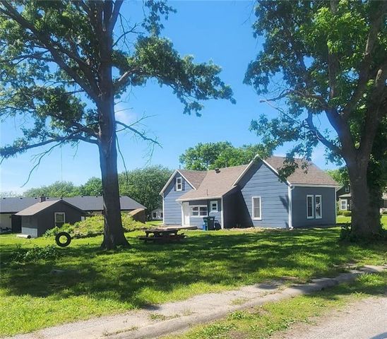 403 E Chestnut Street, Archie, MO 64725