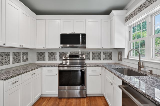 303 Westwood Dr, Mcminnville, TN 37110
