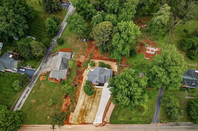 303 Westwood Dr, Mcminnville, TN 37110