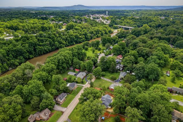 303 Westwood Dr, Mcminnville, TN 37110