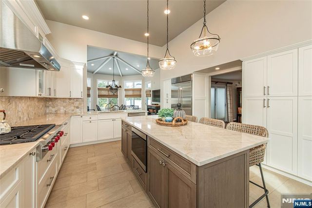 3 Harding Avenue, North Caldwell, NJ 07006