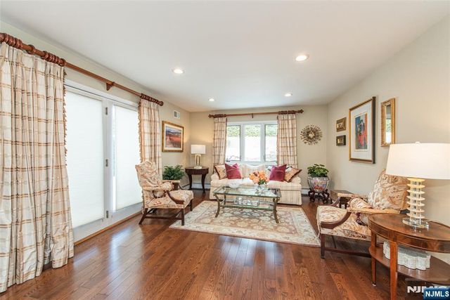 3 Harding Avenue, North Caldwell, NJ 07006