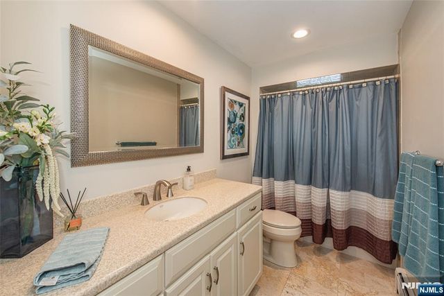 3 Harding Avenue, North Caldwell, NJ 07006