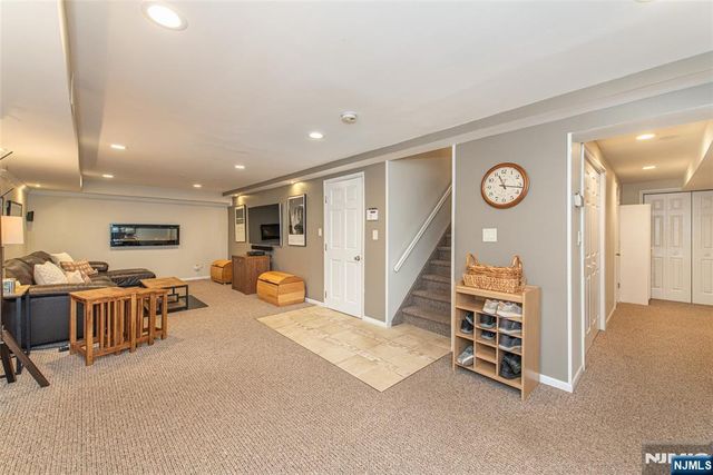 3 Harding Avenue, North Caldwell, NJ 07006