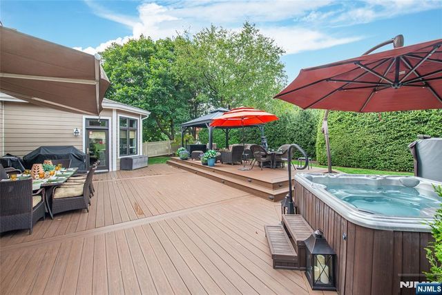 3 Harding Avenue, North Caldwell, NJ 07006