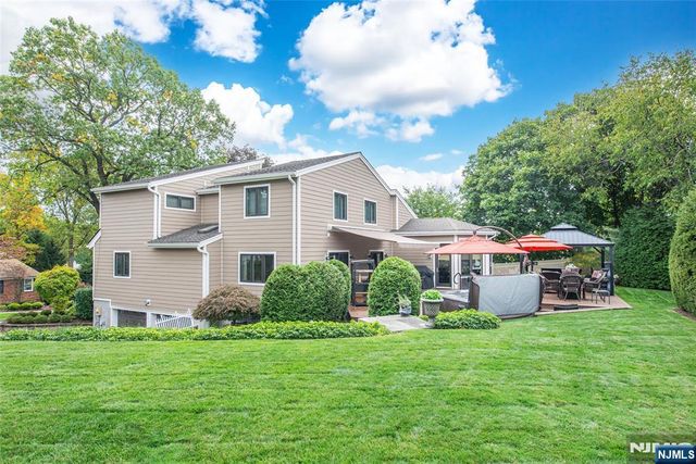 3 Harding Avenue, North Caldwell, NJ 07006