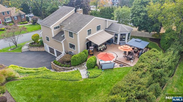 3 Harding Avenue, North Caldwell, NJ 07006