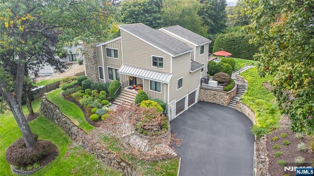 3 Harding Avenue, North Caldwell, NJ 07006