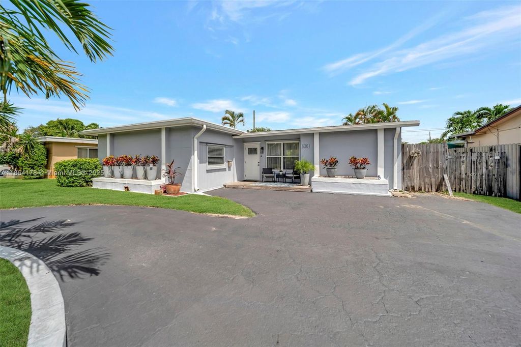 6361 Liberty St, Hollywood, FL 33024