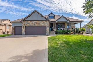 4860 N Indian Oak St, Bel Aire, KS 67226