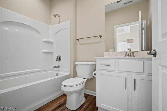 9264 Sharrott Road 1002, Poland, OH 44514