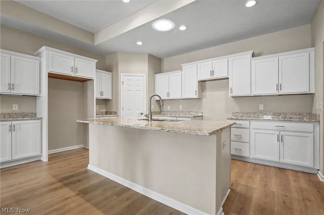 9264 Sharrott Road 1002, Poland, OH 44514