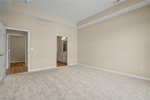 9264 Sharrott Road 1002, Poland, OH 44514