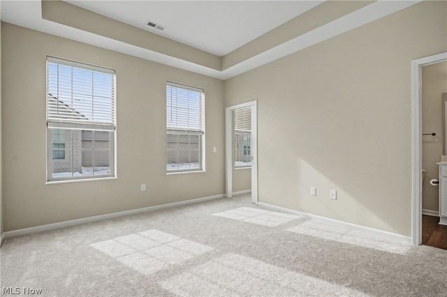 9264 Sharrott Road 1002, Poland, OH 44514