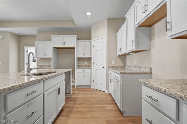 9264 Sharrott Road 1002, Poland, OH 44514