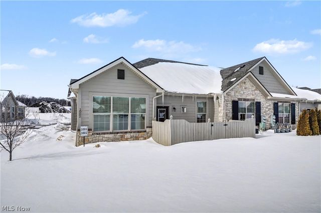 9264 Sharrott Road 1002, Poland, OH 44514