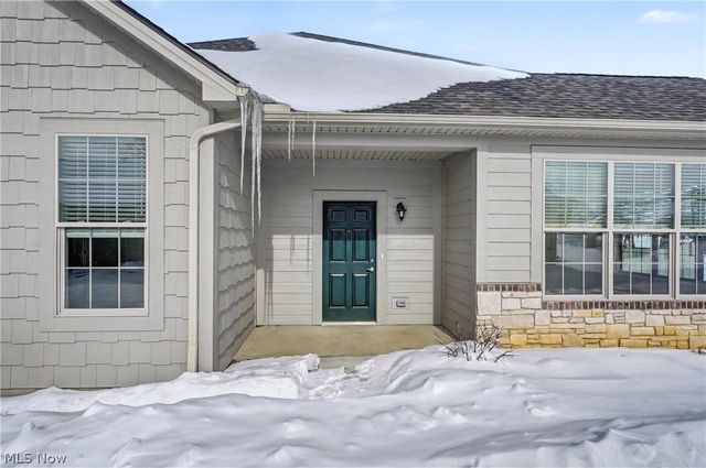 9264 Sharrott Road 1002, Poland, OH 44514