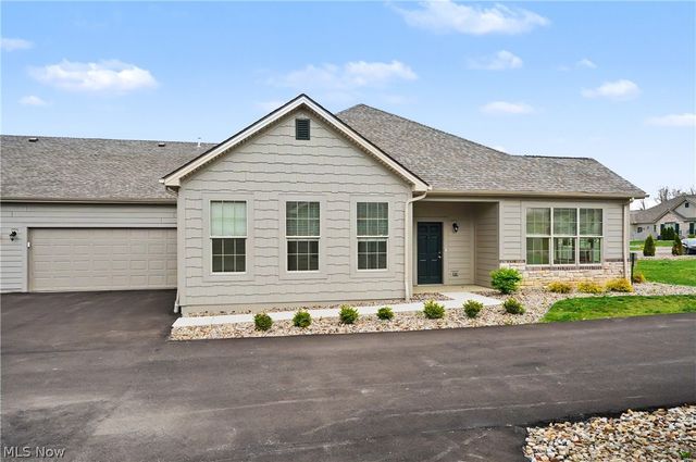 9264 Sharrott Road 1002, Poland, OH 44514