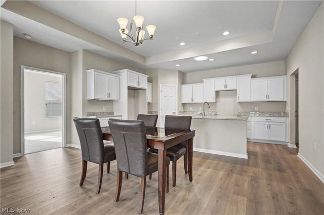 9264 Sharrott Road 1002, Poland, OH 44514