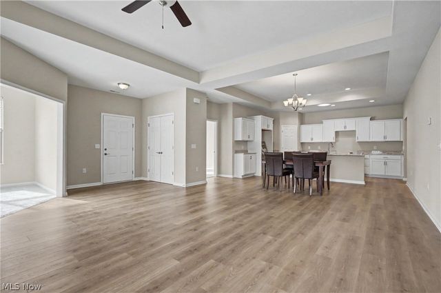 9264 Sharrott Road 1002, Poland, OH 44514