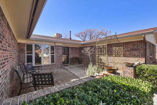 8220 Colfax Avenue NE, Albuquerque, NM 87109
