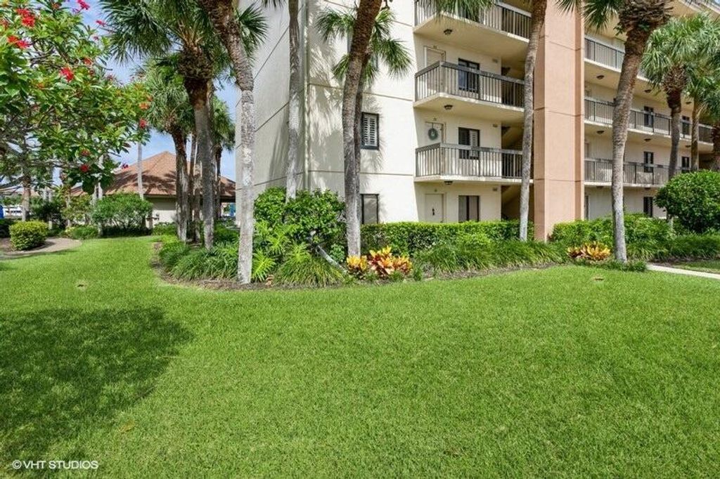 601 Seafarer Circle 101, Jupiter, FL 33477