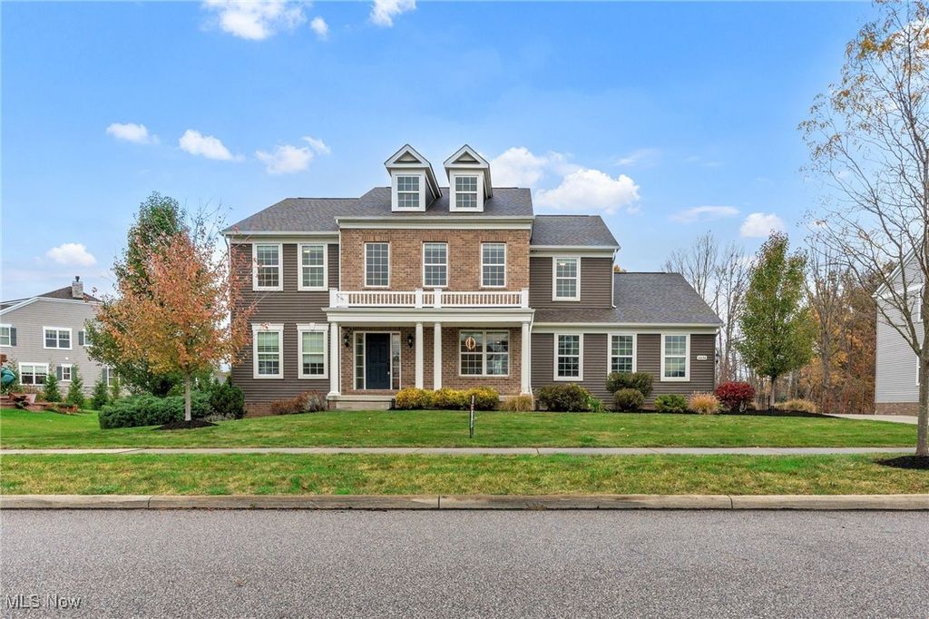 6634 Regal Woods Drive, Hudson, OH 44236