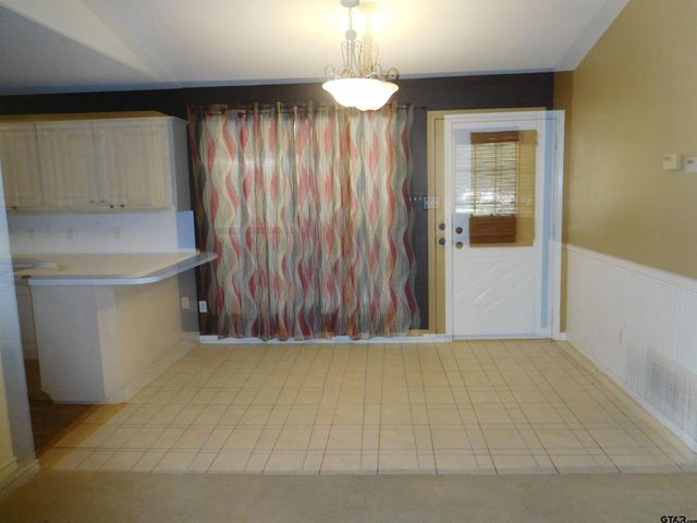 405 Cherry St, Chandler, TX 75758