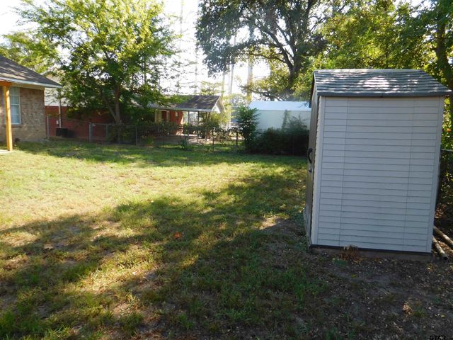 405 Cherry St, Chandler, TX 75758