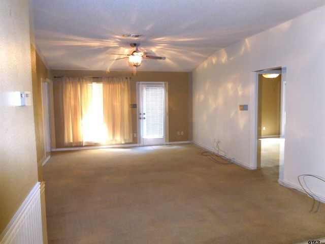 405 Cherry St, Chandler, TX 75758