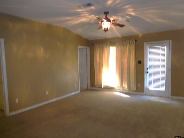 405 Cherry St, Chandler, TX 75758