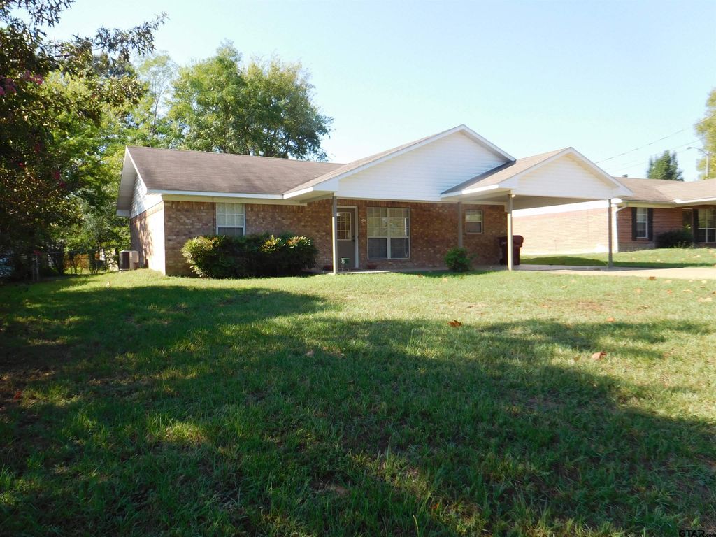 405 Cherry St, Chandler, TX 75758