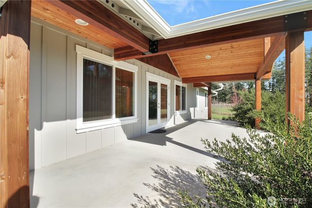 177 S Sunrise Boulevard, Camano Island, WA 98282