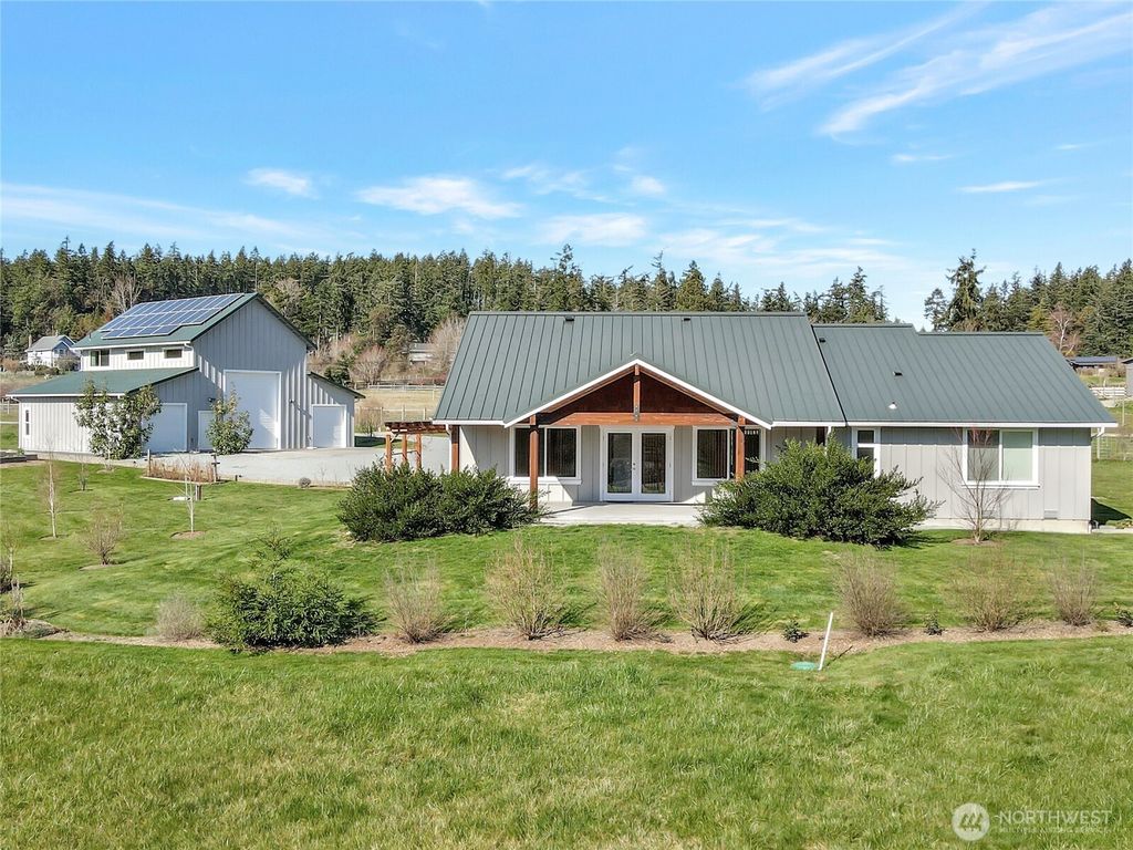 177 S Sunrise Boulevard, Camano Island, WA 98282