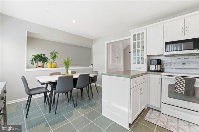 159 HENDERSON PL, Hightstown, NJ 08520