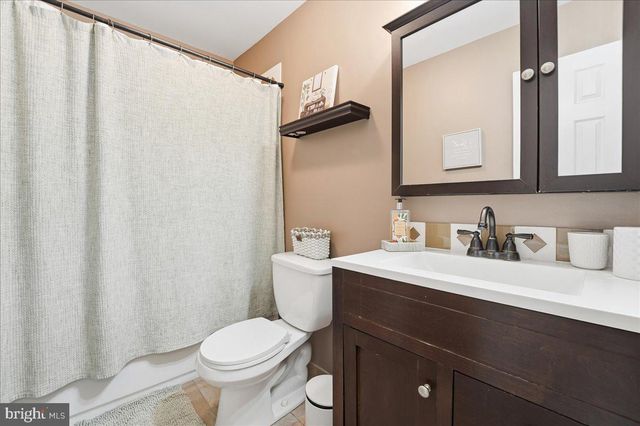 159 HENDERSON PL, Hightstown, NJ 08520