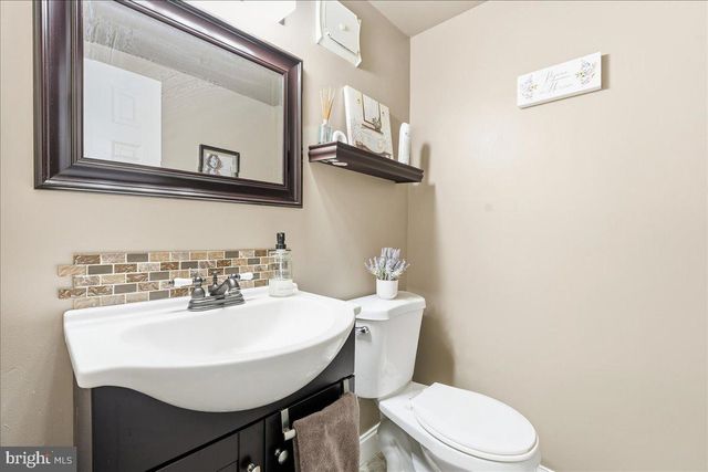 159 HENDERSON PL, Hightstown, NJ 08520