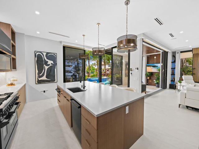 609 Poinciana Drive, Fort Lauderdale, FL 33301