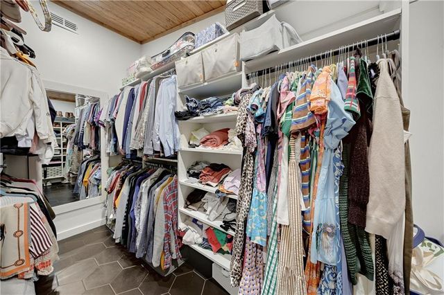 2334 Cortez Way NE, Brookhaven, GA 30319