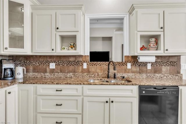 1717 Long Ridge RD, Chesapeake, VA 23322