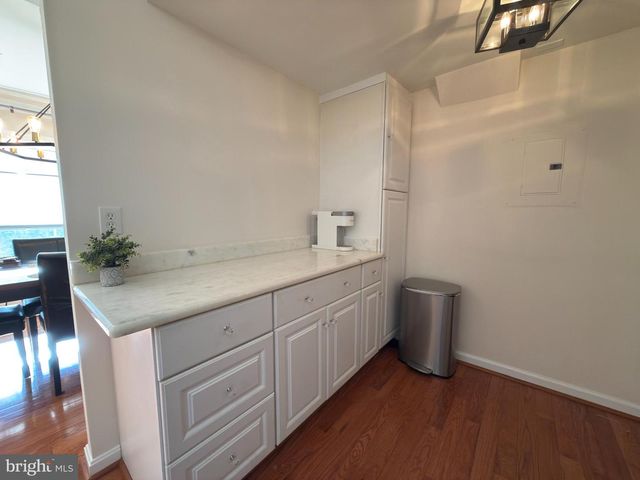 8012 LAKECREST DR, Greenbelt, MD 20770