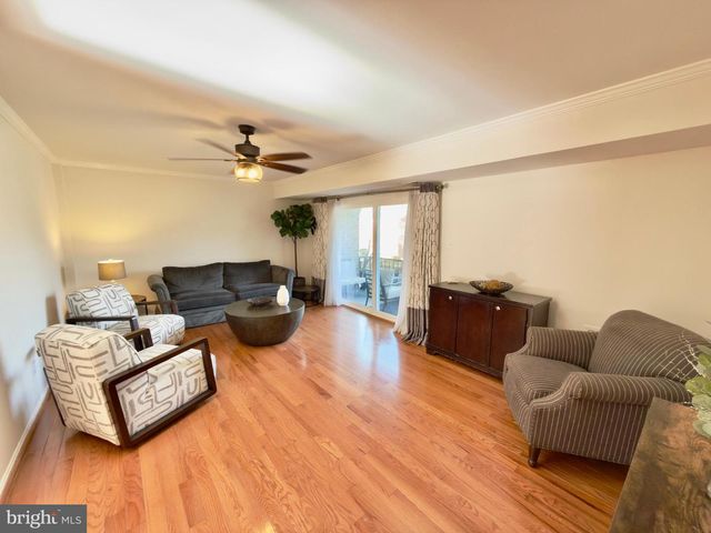 8012 LAKECREST DR, Greenbelt, MD 20770