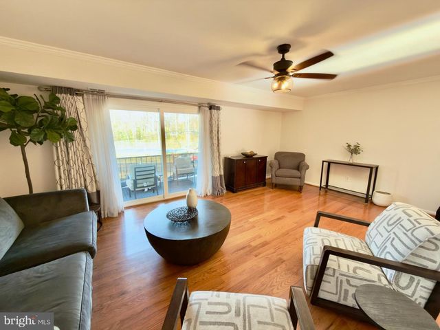 8012 LAKECREST DR, Greenbelt, MD 20770