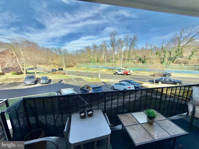 8012 LAKECREST DR, Greenbelt, MD 20770