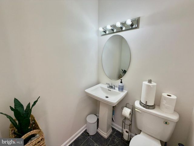 8012 LAKECREST DR, Greenbelt, MD 20770