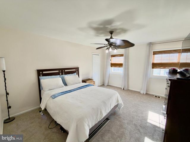 8012 LAKECREST DR, Greenbelt, MD 20770