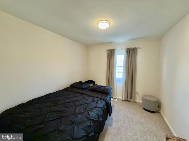 8012 LAKECREST DR, Greenbelt, MD 20770