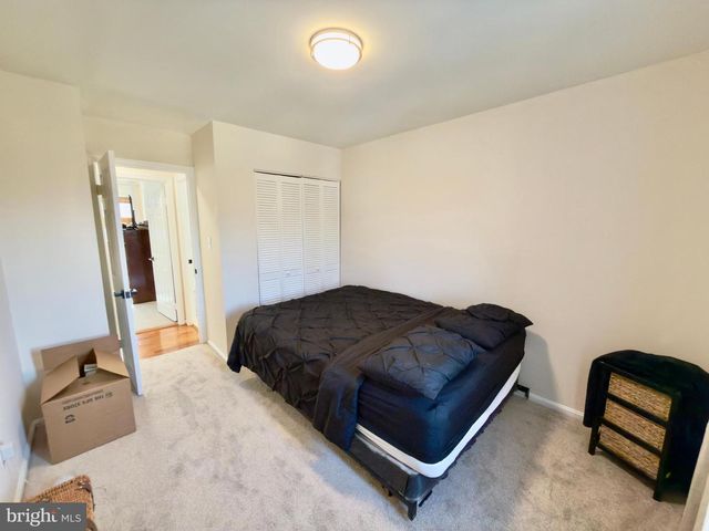 8012 LAKECREST DR, Greenbelt, MD 20770