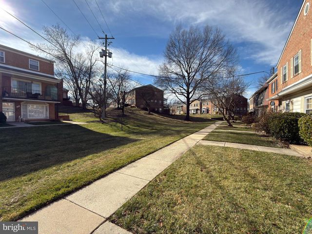 8012 LAKECREST DR, Greenbelt, MD 20770