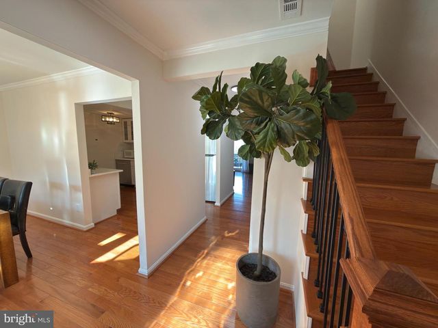 8012 LAKECREST DR, Greenbelt, MD 20770